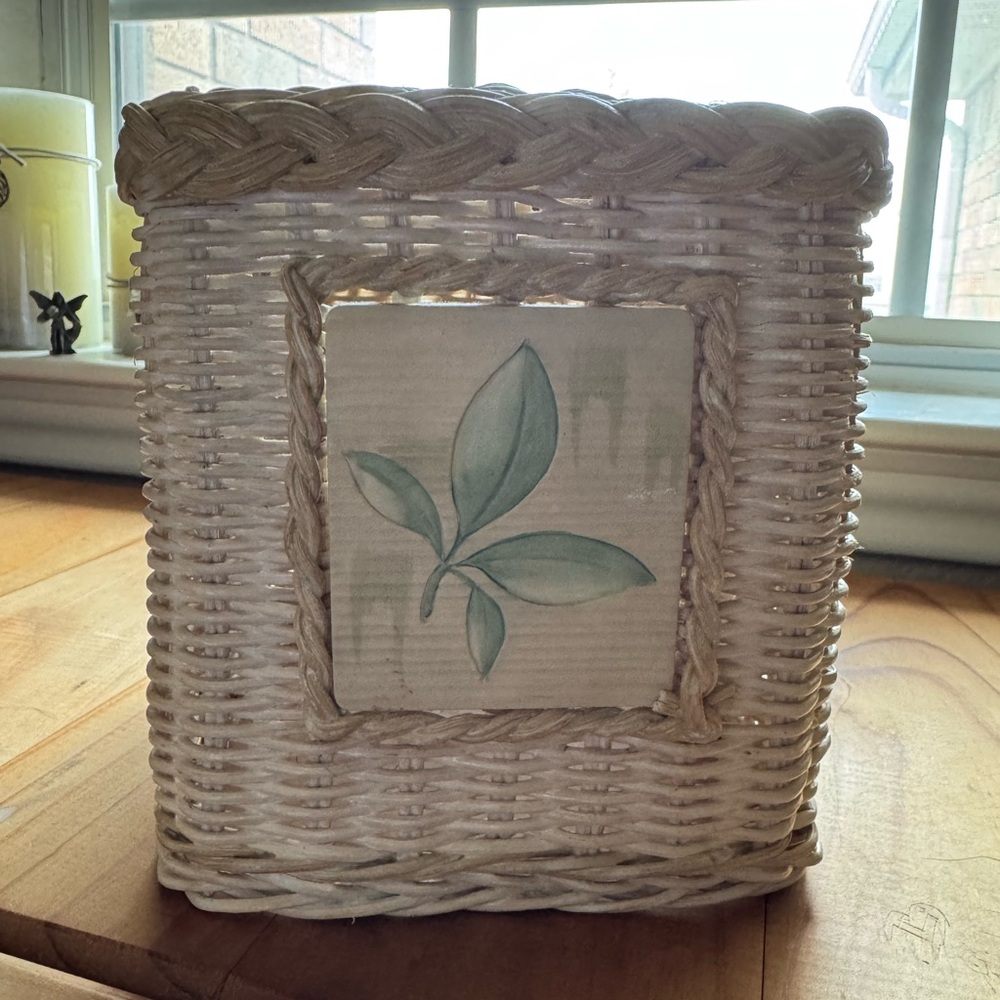 Tissue box cover